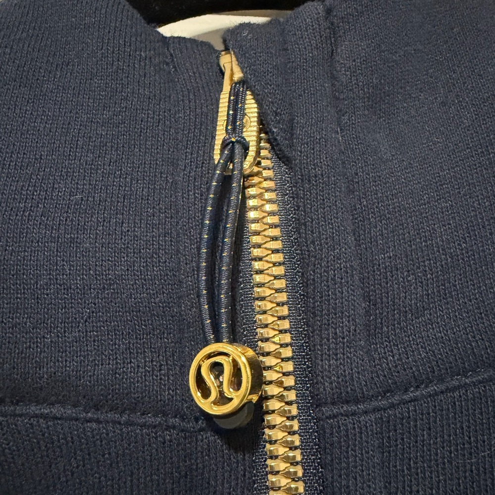Auth. ✅ NWOT Lululemon Full Zip Scuba in “True Navy/Gold” Size M/L💙 - Picture 2 of 10